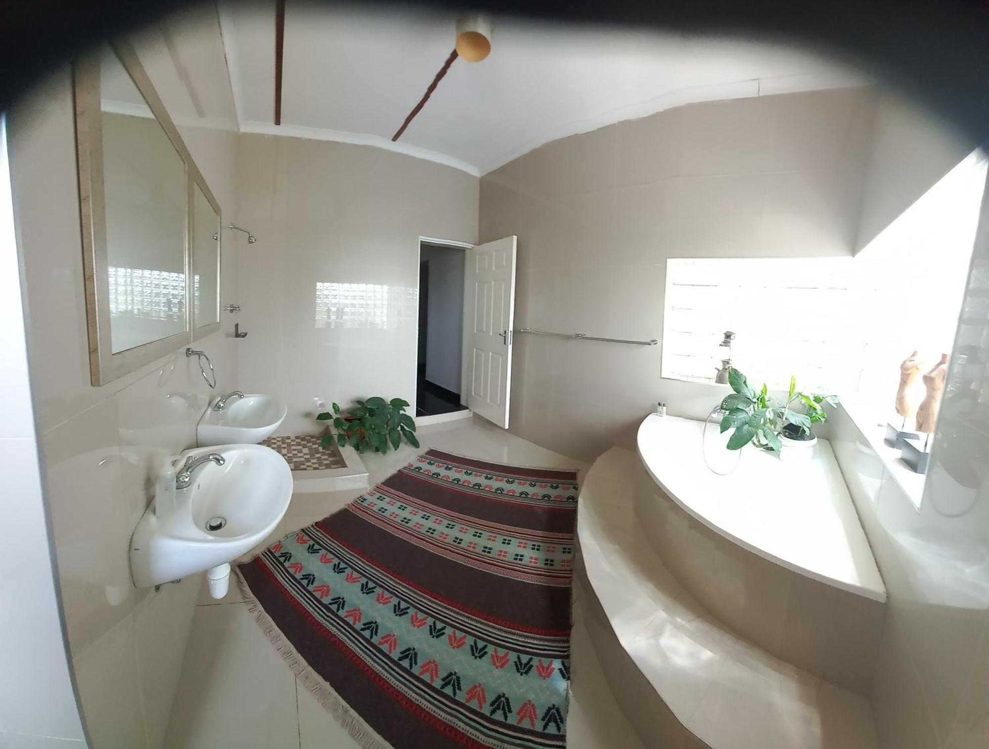 Urban Farm Haus Guesthouse Рунду Стая снимка