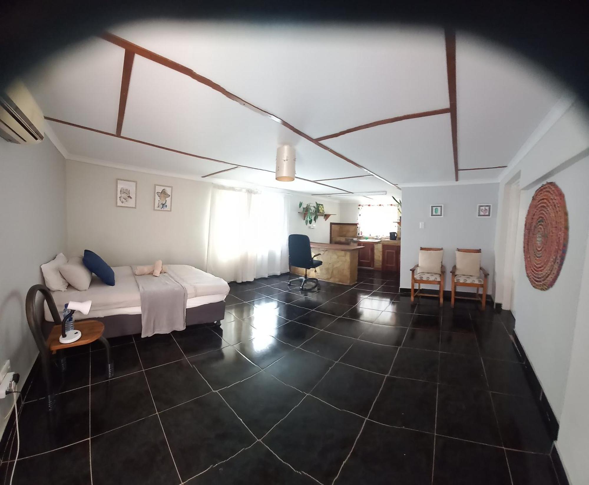 Urban Farm Haus Guesthouse Рунду Стая снимка
